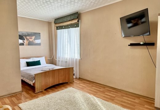 1-комнатная улучшенной планировки у ДК Металлургов, 8-й этаж с лифтом