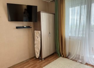 1-комнатная улучшенной планировки у ДК Металлургов, 8-й этаж с лифтом