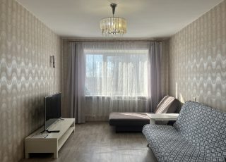 Просторная 2-комнатная улучшенной планировки на въезде в город, 3-й этаж с лифтом